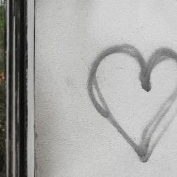 heart graffiti, Terceira, 2011